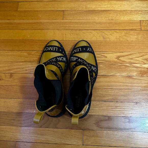 Lemon jelly short rain boots in size 38. - Picture 3 of 6